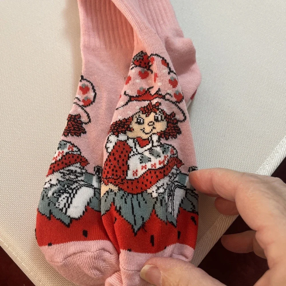 NWT Pack Of‎ 2 Pairs Of Mid-Crew Socks - Shoe Sz 4-10 - Strawberry Shortcake New